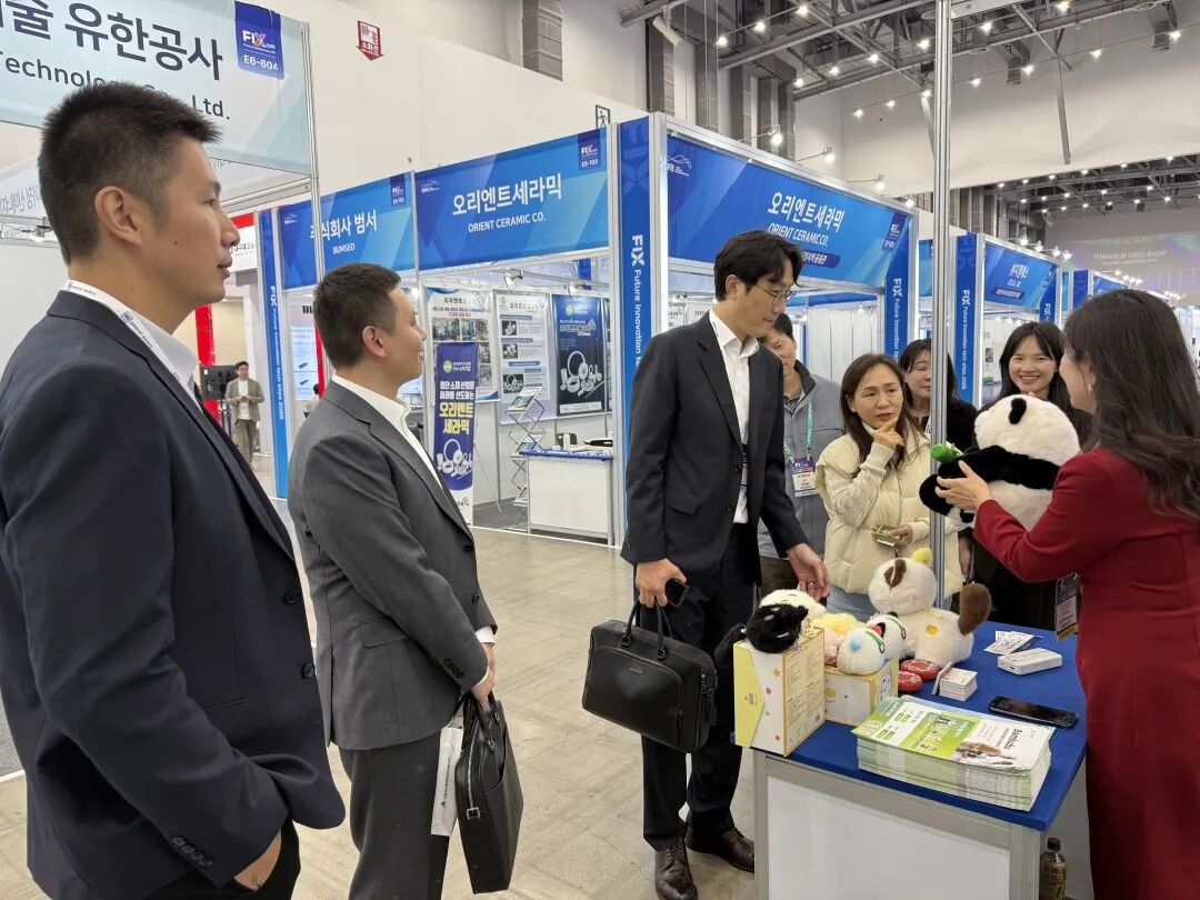 云图灵犀携AI云抱抱等系列产品亮相韩国FIX展，AI文创出海再提速 - 02 深入交流，链接全球 配图